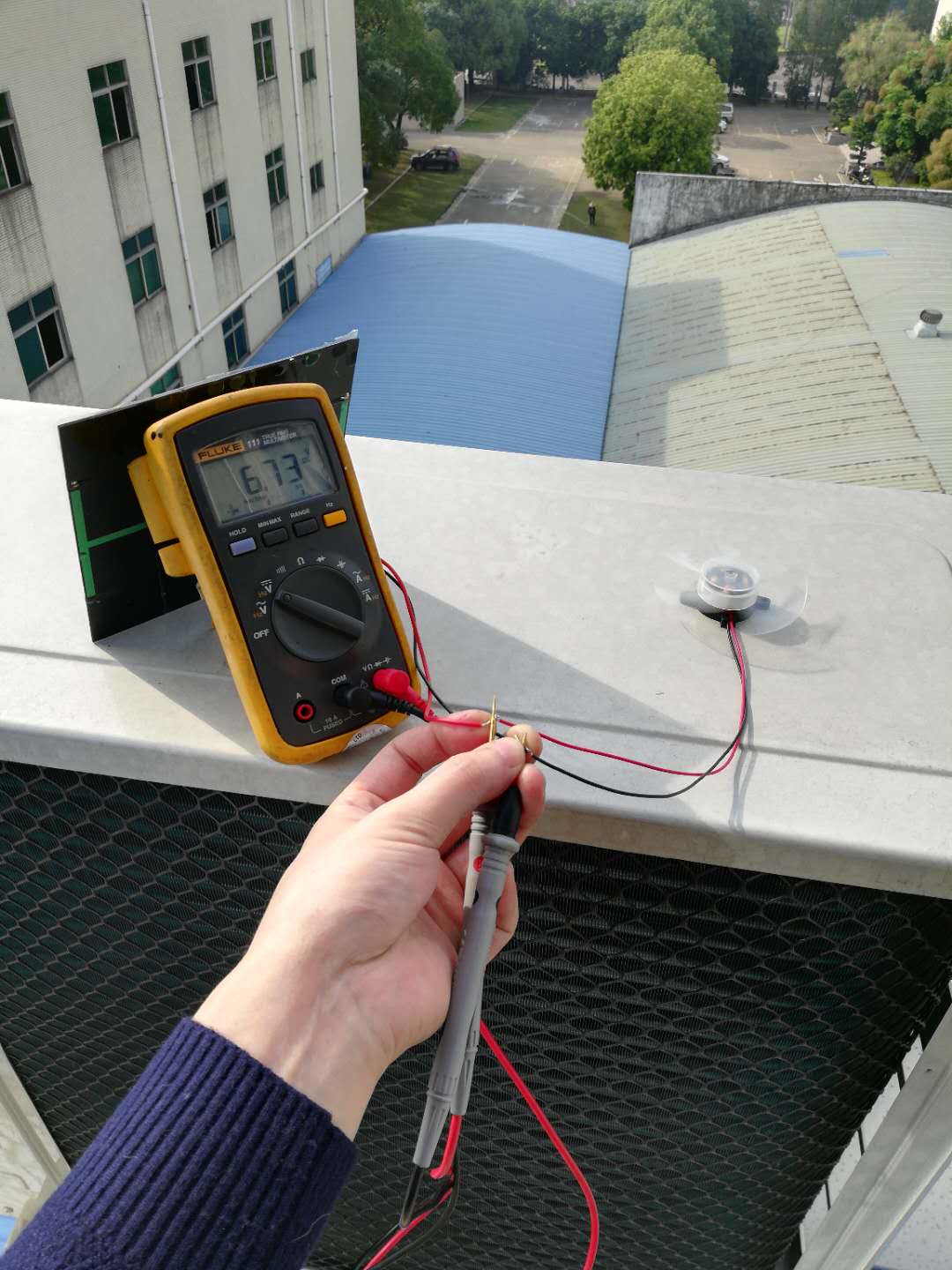 Двигатель BLDC с солнечной панелью