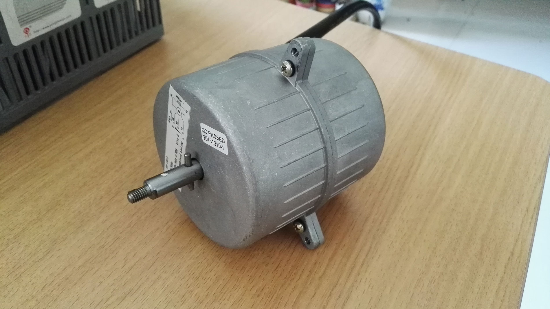 RT-198 Мотор с конденсатором для кухонной вытяжки